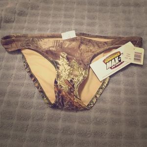 Realtree camo bikini bottoms NWT!